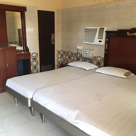 Hotel Maa Kamakhya Puri Exteriör bild