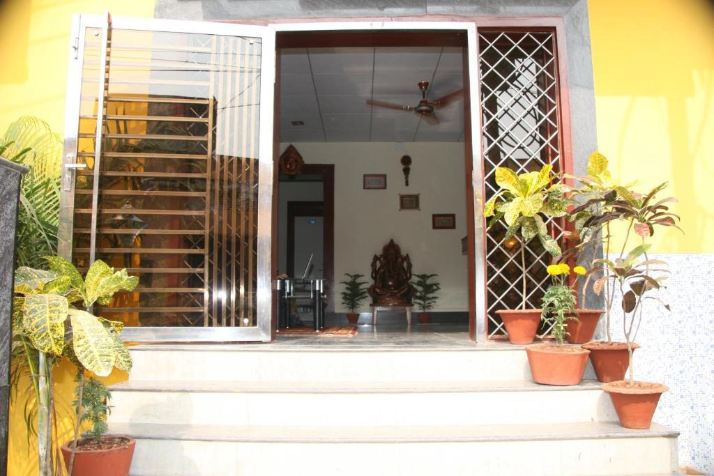 Hotel Maa Kamakhya Puri Exteriör bild