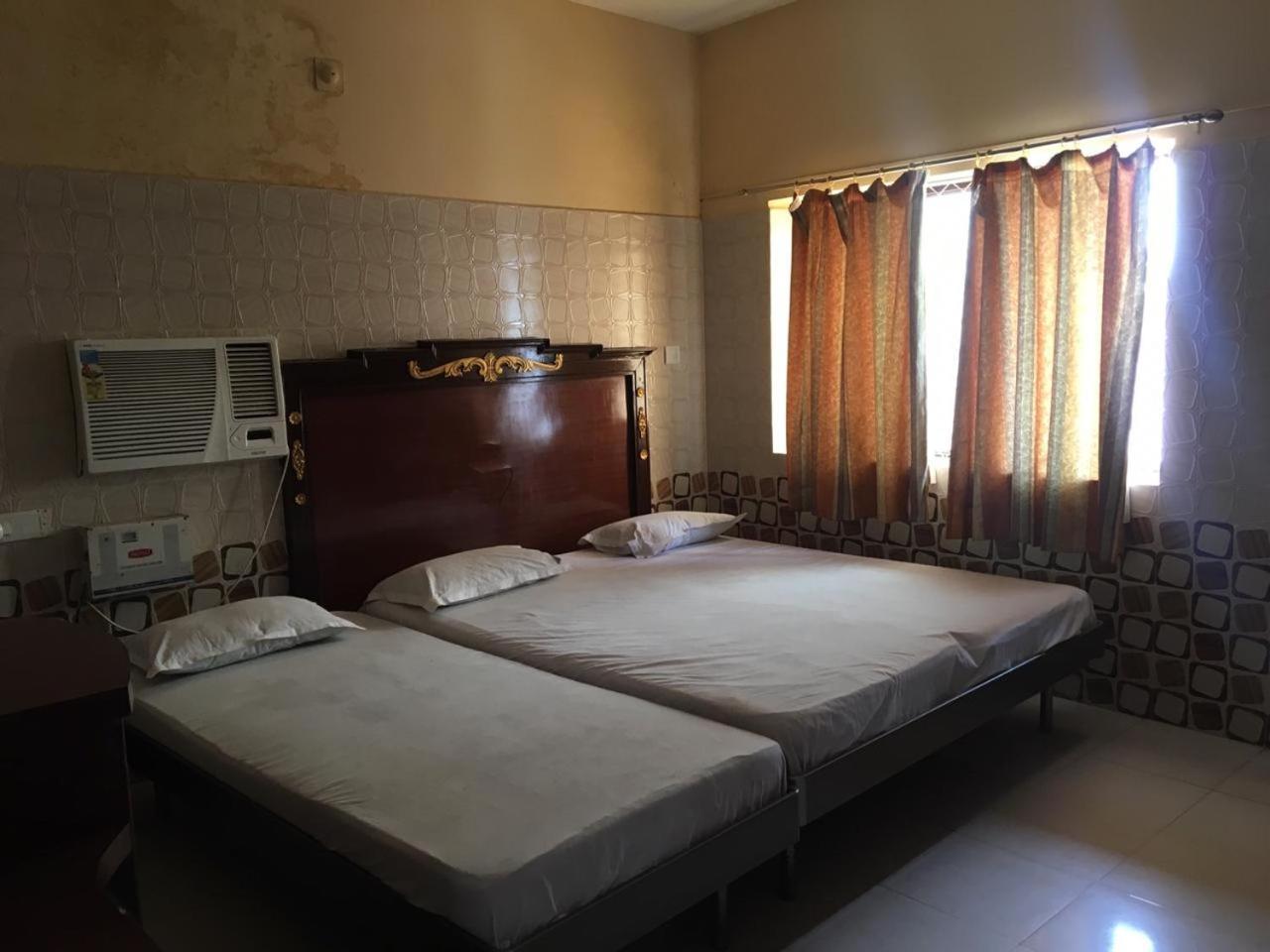 Hotel Maa Kamakhya Puri Exteriör bild