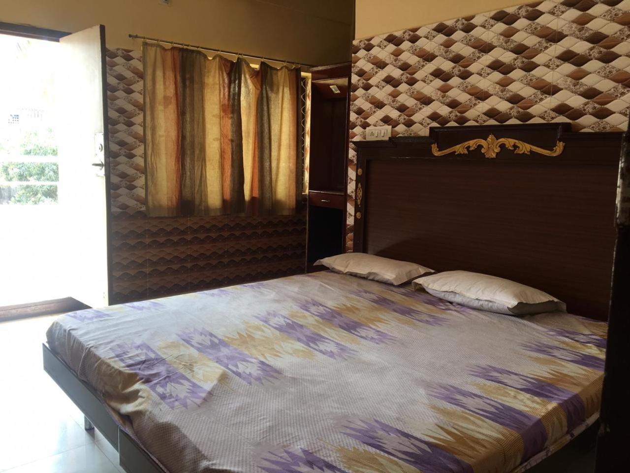 Hotel Maa Kamakhya Puri Exteriör bild